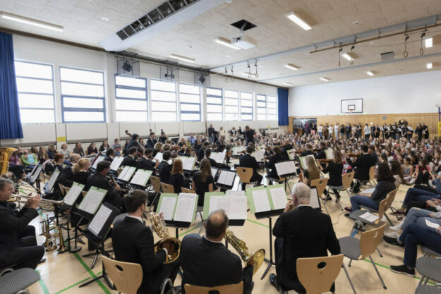 Das hr-Sinfonieorchester bei der Hessen-Schultour 2018 in der Marienschule Offenbach. Foto: © hr/Ben Knabe